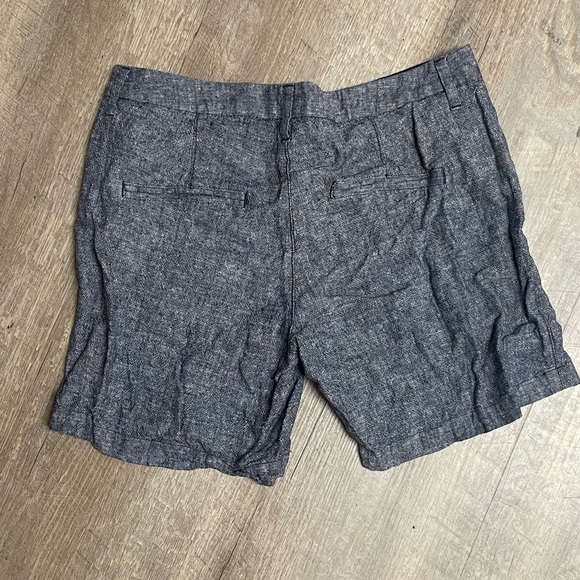 Old Navy Linen Shorts - Picture 2 of 3